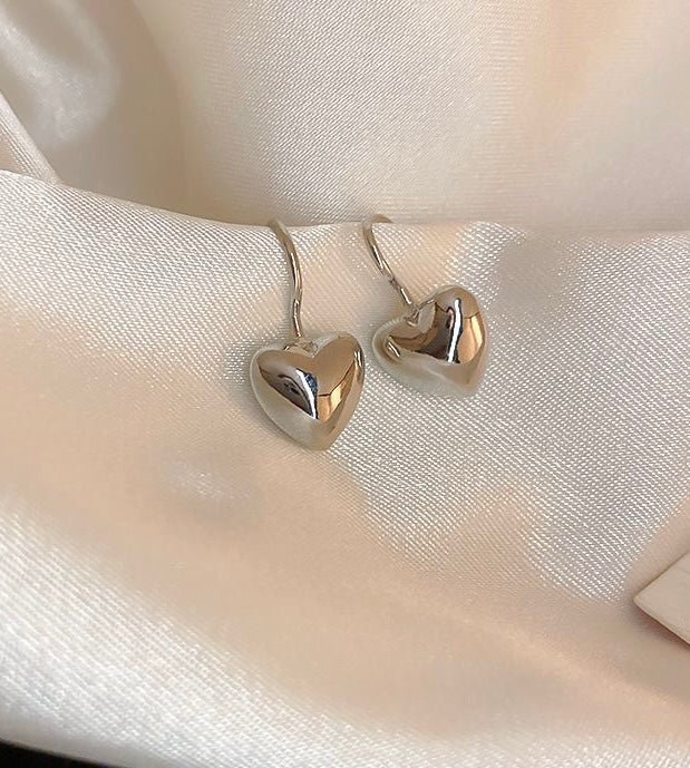 heart dangle earrings