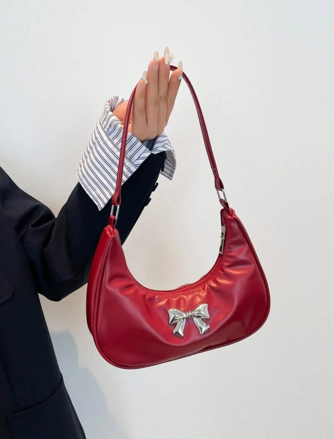 Bowvie crescent bag