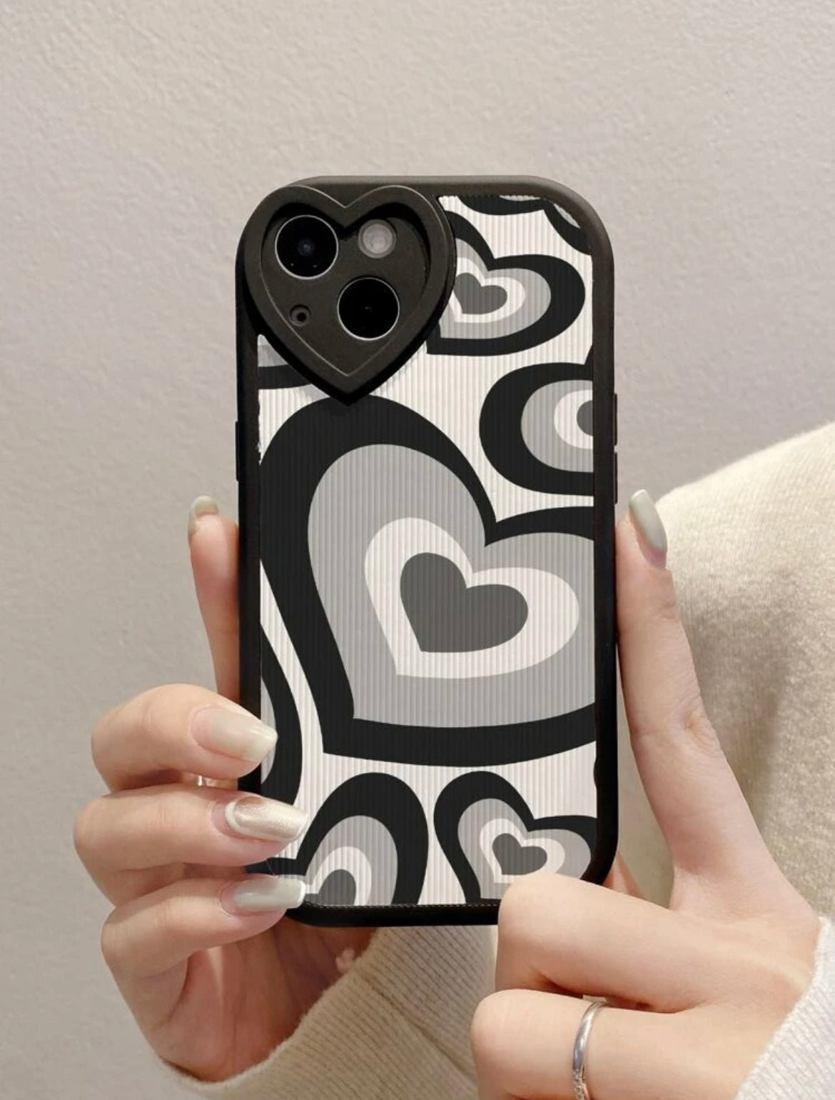 B&W heartfelt phone case