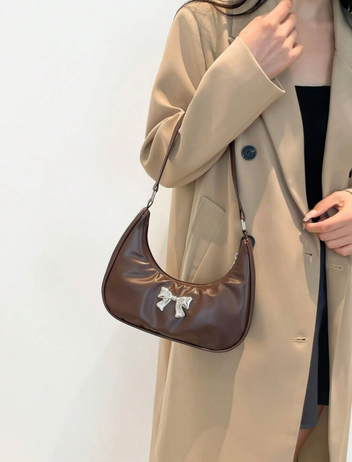 Bowvie crescent bag