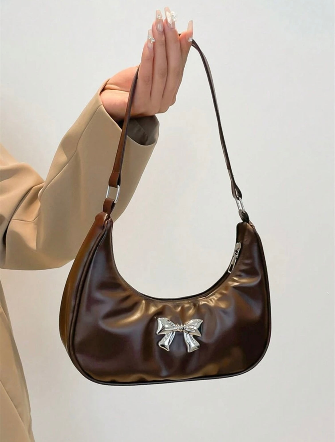 Bowvie crescent bag