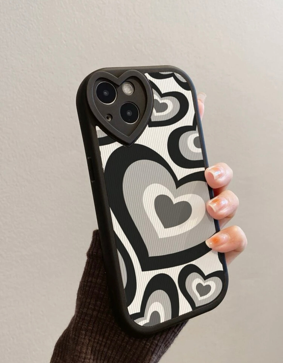 B&W heartfelt phone case