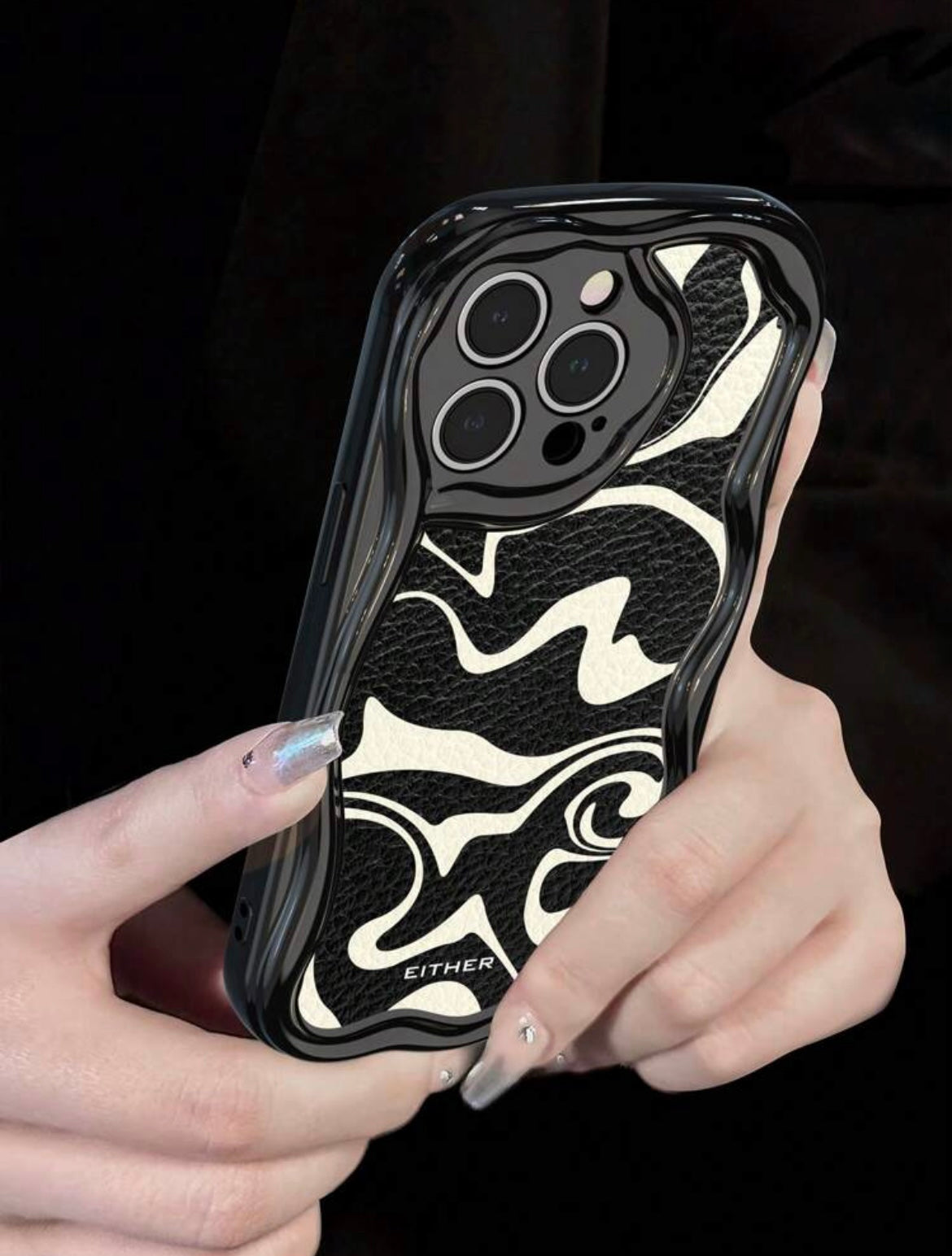 swirl pattern wavy phone case