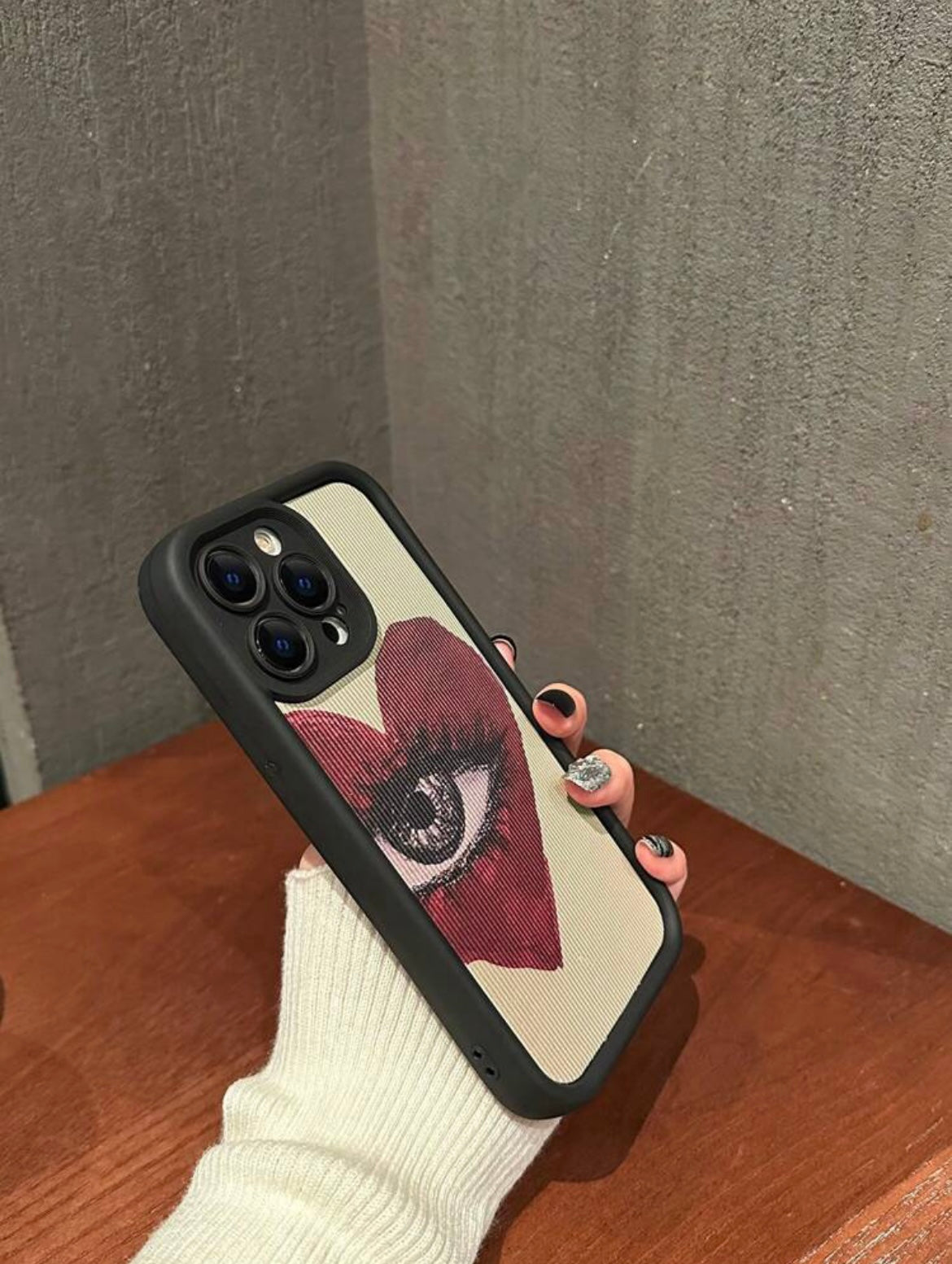 heart eye phone case