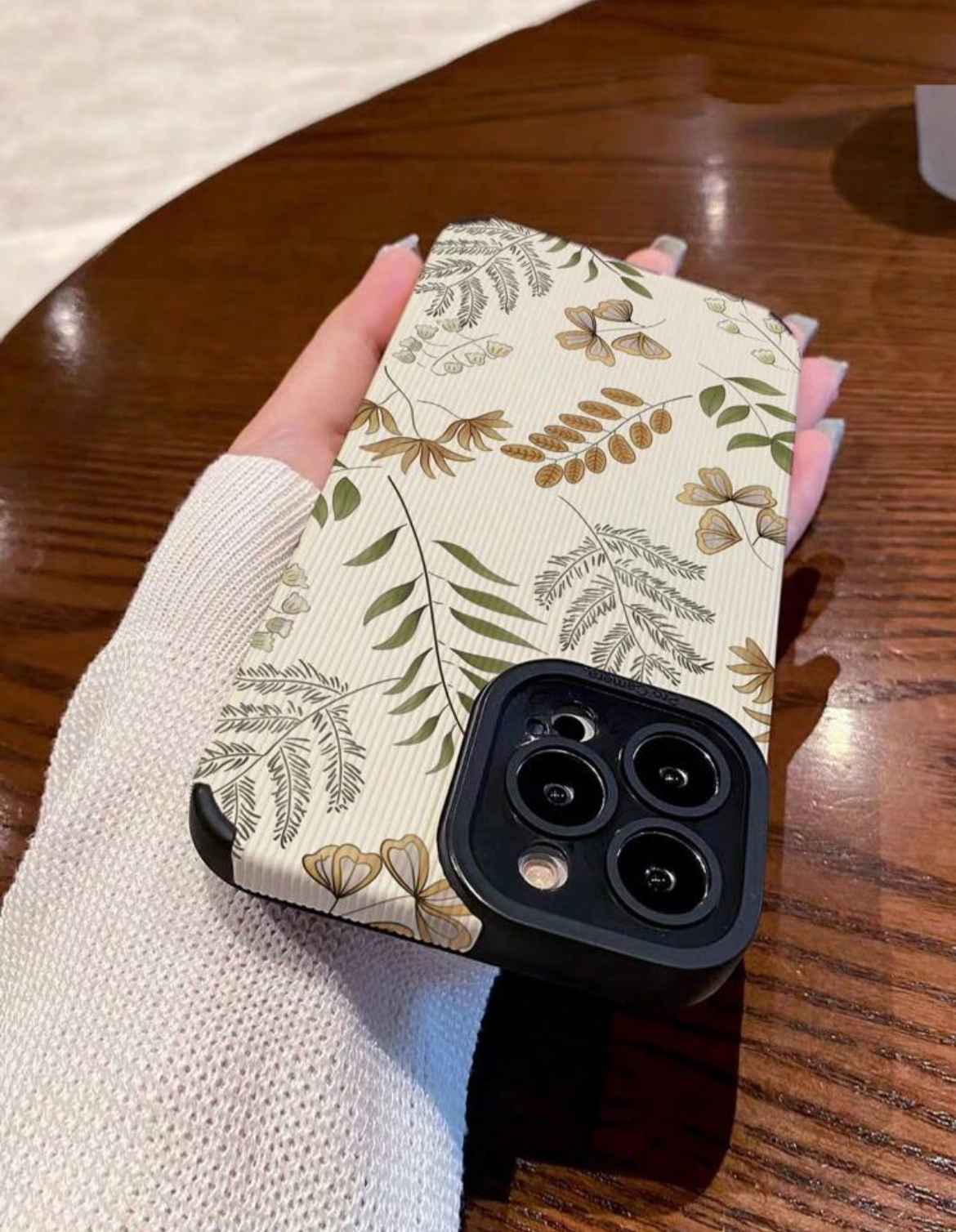 Leafy phone case