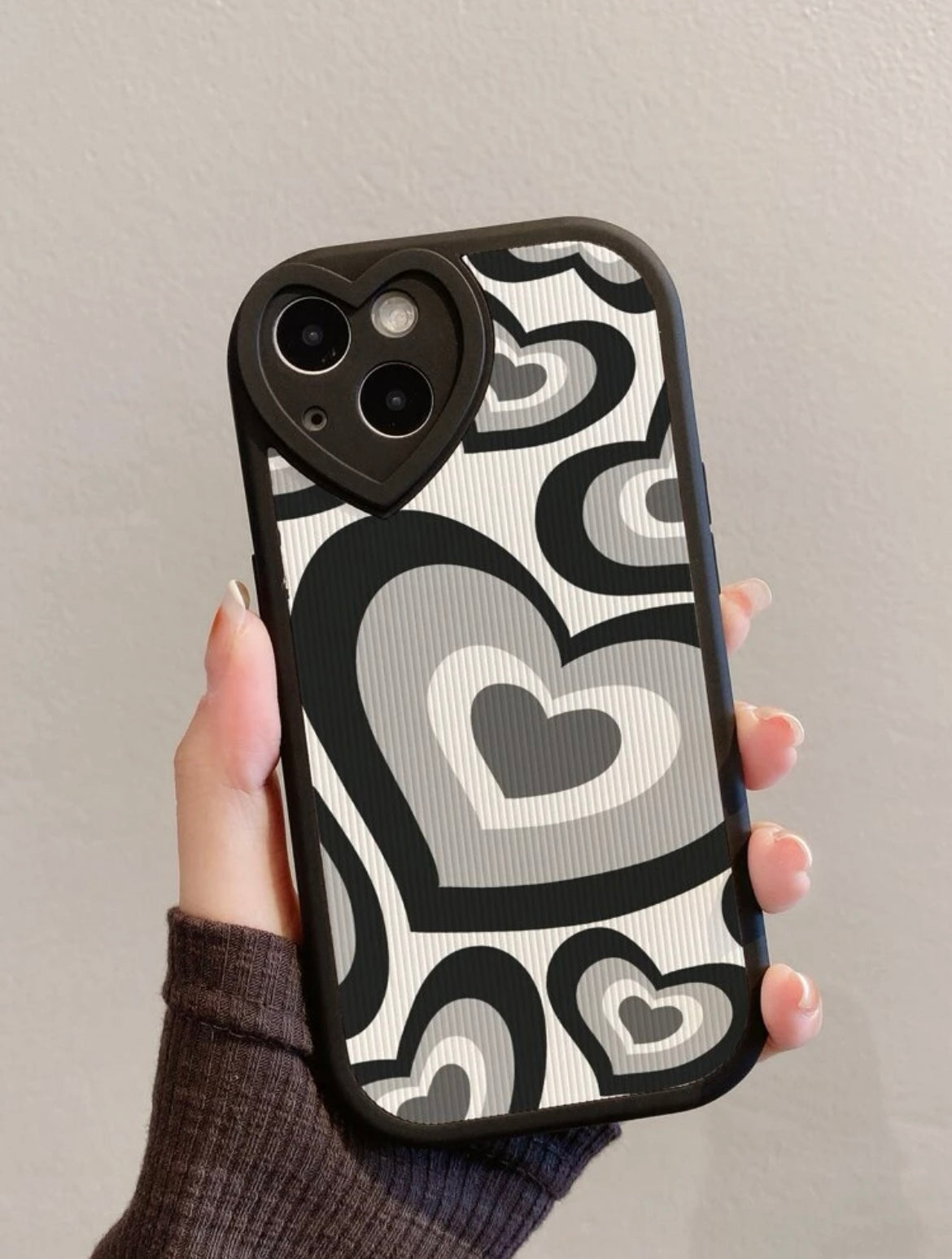 B&W heartfelt phone case