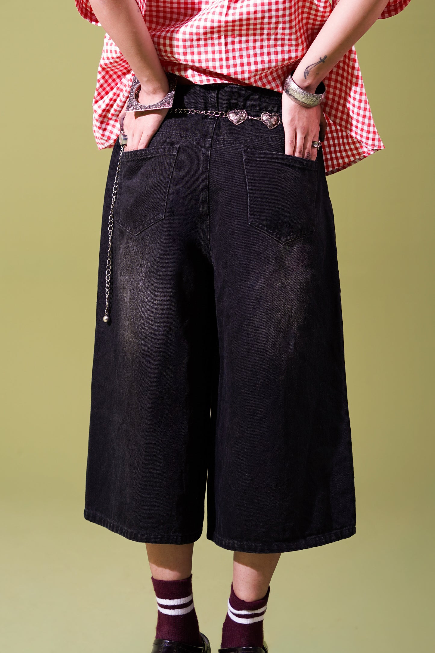 Black weekend jorts