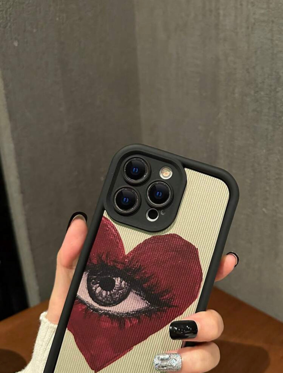 heart eye phone case