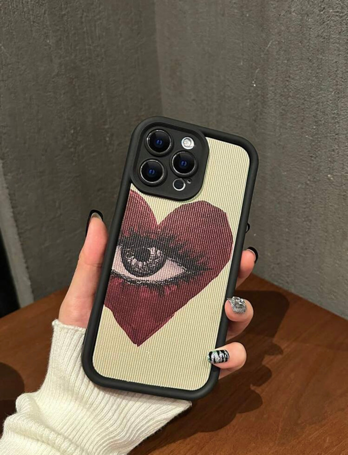 heart eye phone case