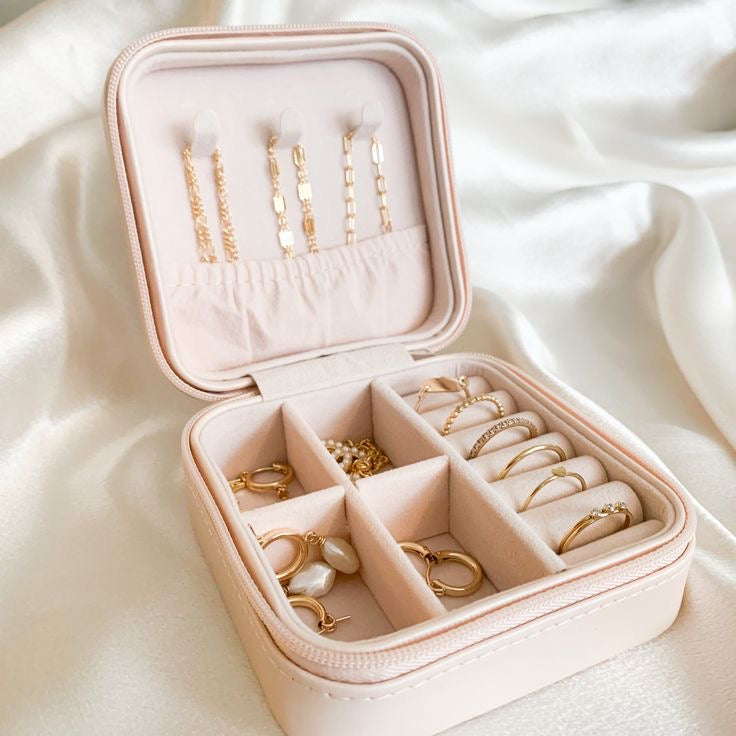 Portable jewellery boxes