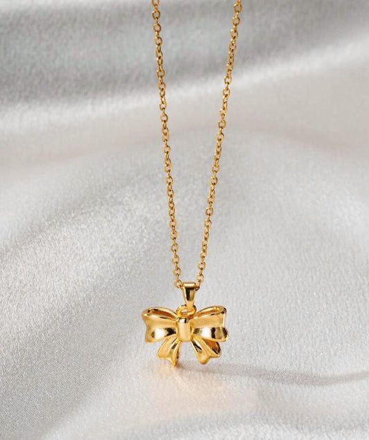gold bowtastic necklace